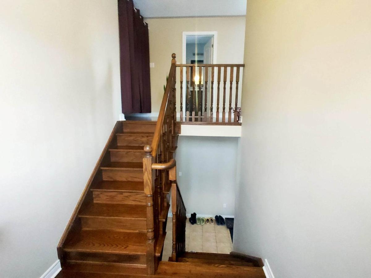 Affordable Room With Free Parking In Newmarket On Eksteriør bilde
