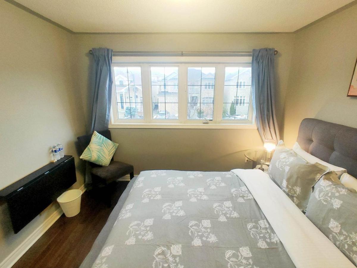 Affordable Room With Free Parking In Newmarket On Eksteriør bilde