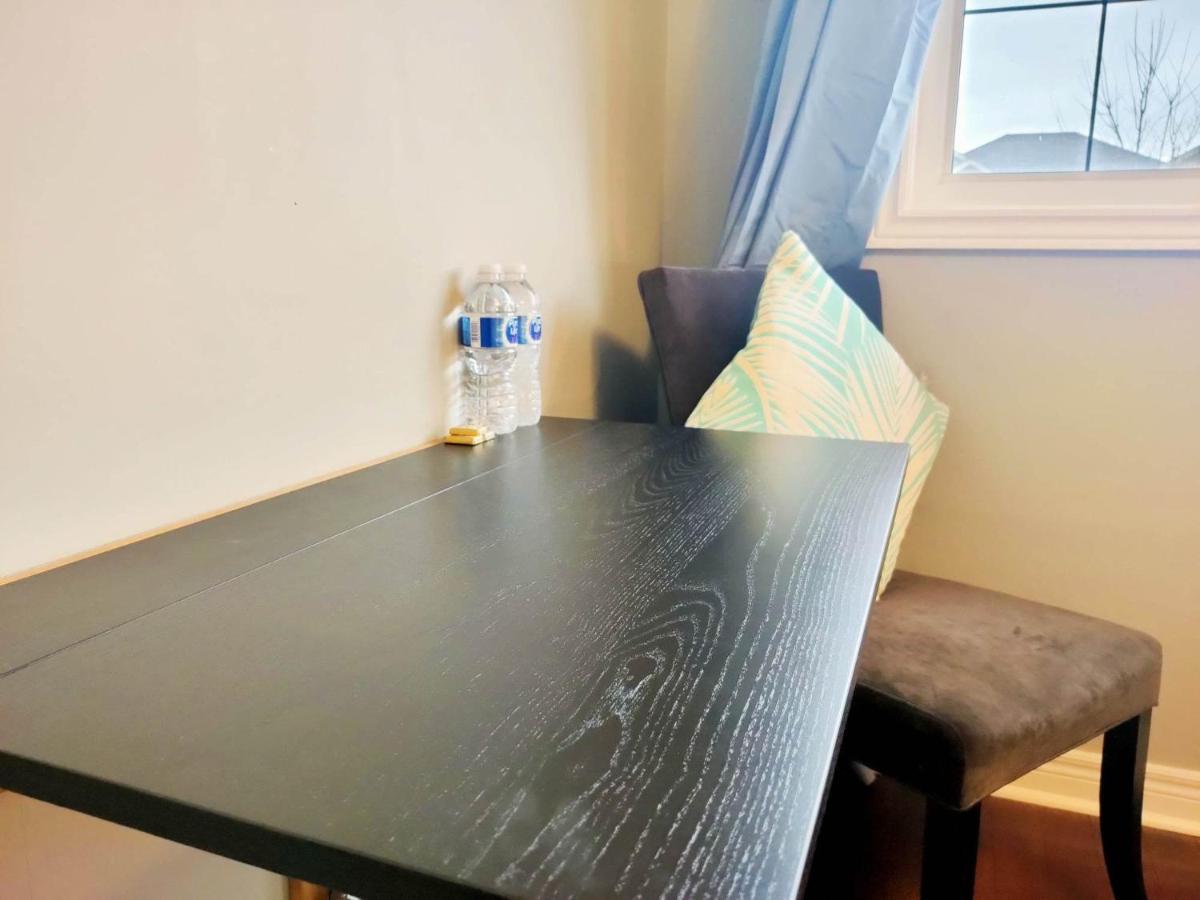Affordable Room With Free Parking In Newmarket On Eksteriør bilde