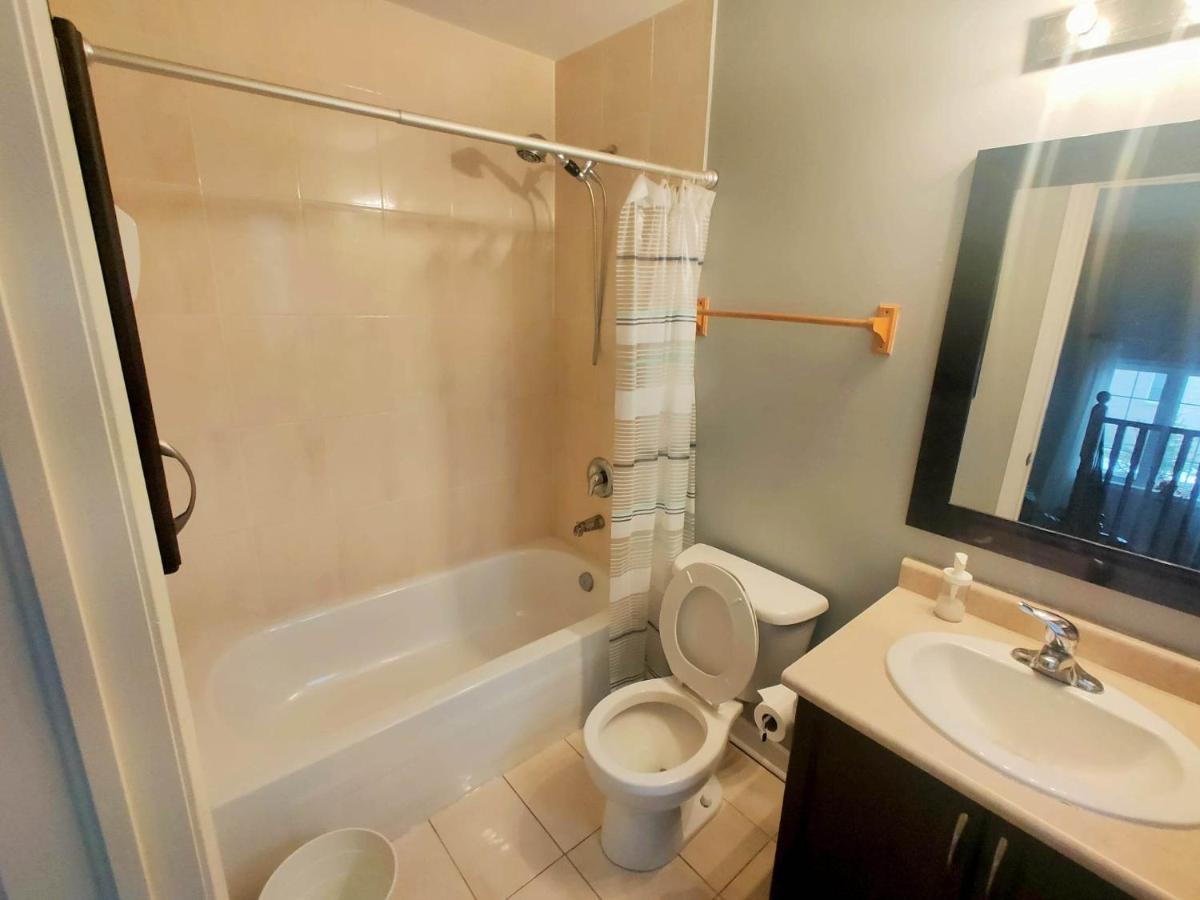 Affordable Room With Free Parking In Newmarket On Eksteriør bilde