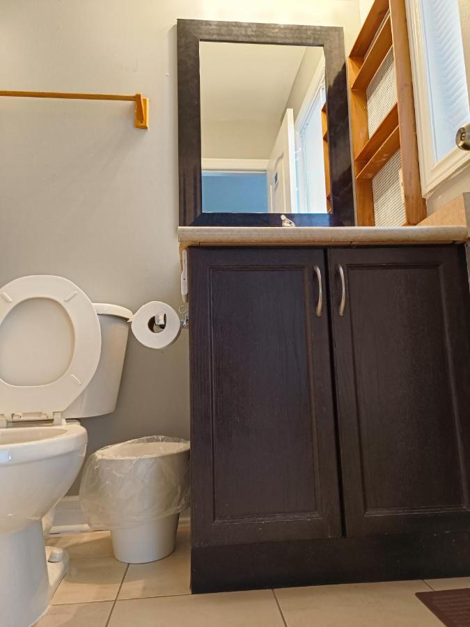 Affordable Room With Free Parking In Newmarket On Eksteriør bilde