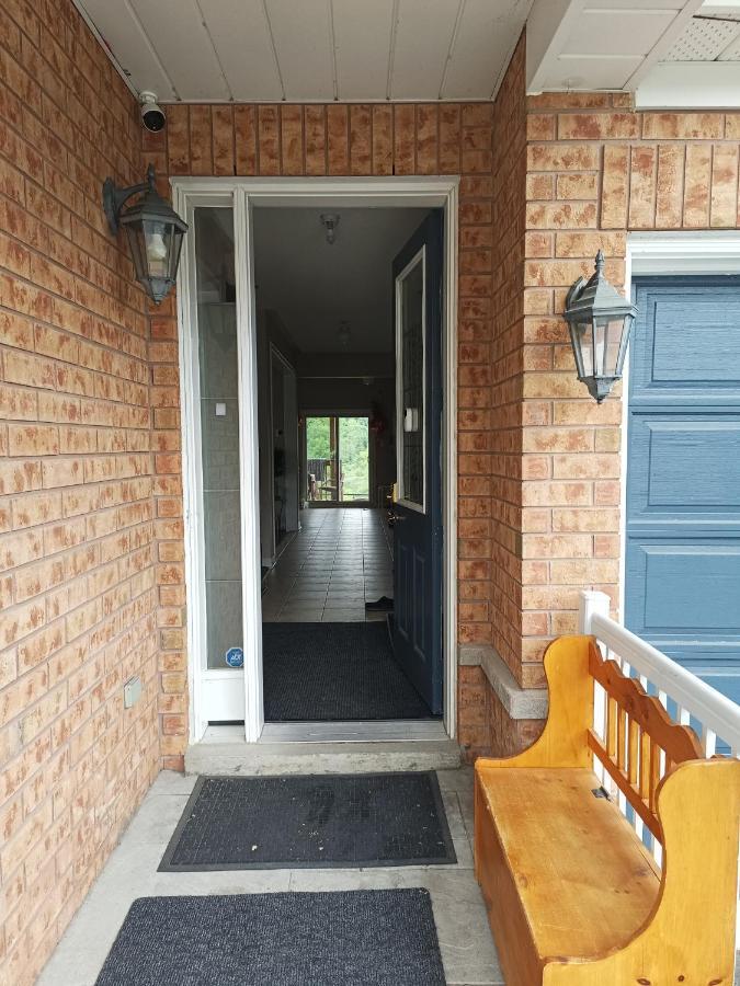 Affordable Room With Free Parking In Newmarket On Eksteriør bilde